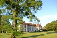 Château de Sury Hotels in Nolay