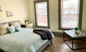 The Blackjack Duplex - Private Yard & Parking, Near Falls & Casino by Niagara Hospitality