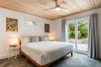 Grey Oak by AvantStay Coastal Charm Near Beach Golf
