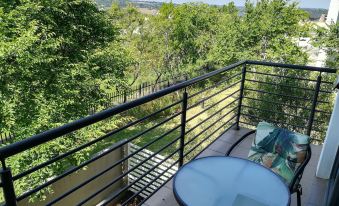 Luxurious 1Bed Studio Self-Check in Free Parking