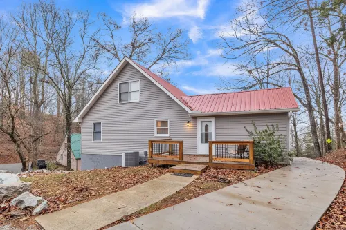 Deerfield Hideaway At Old Smokey 5 Bedroom Home Hotels in Campbell County