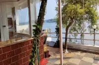 أبريكس إن ريفرسايد