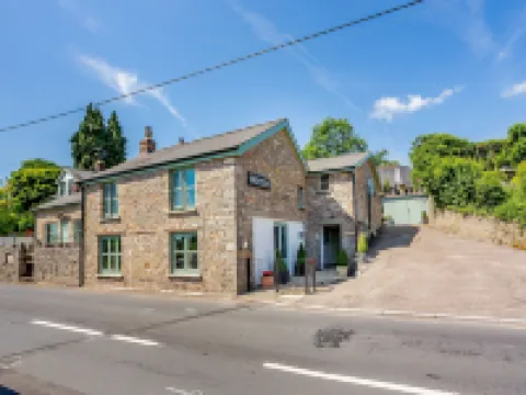 Broadrock Accommodation - Clock Cottage Hotels in Chepstow