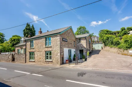 Broadrock Accommodation - Clock Cottage Отели рядом с достопримечательностью «DEVILS PULPIT»