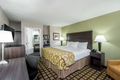 Baymont by Wyndham Clarksville
