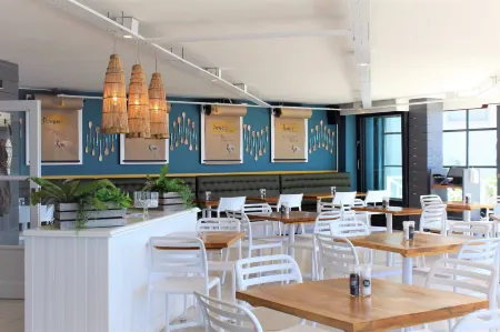 Bayview Hotel Отели в г. Битоу