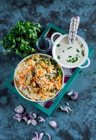 Lime Tree Hotel and Banquet Vrindavan Отели в г. Чхатикара