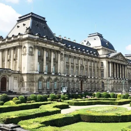 Hôtel Concorde Отели рядом с достопримечательностью «Станция метро Louise»
