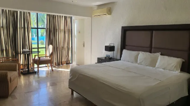 Nirvana Hotel & Hostel - Cancun Hotel Zone