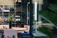 Chapter 02 Gallery Suites - بار