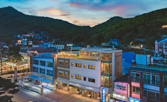 Ganghwa Hi Mom Kids Family Pension Black - Housity