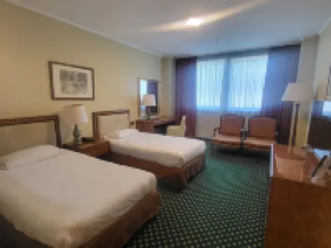 โรงแรมและศูนย์การประชุมทาวเวอร์ สนามบินเจโนวา โรงแรมในเจนัว