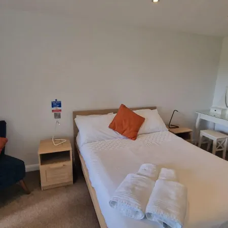 Relaxing Room with Ensuite Rutland Point