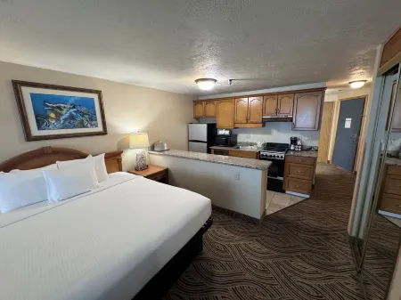 Promenade Inn & Suites Oceanfront