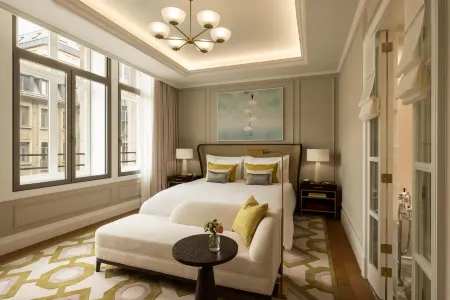 Corinthia Grand Hotel Astoria Brussels Отели рядом с достопримечательностью «Musee Wiertz»