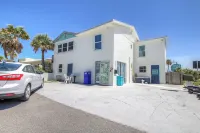 Daytona Shores Inn and Suites