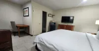 Clear Lakes Inn