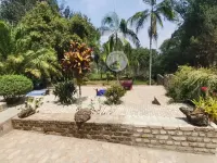 Chez Drocella Eglantine Lodge Hotel Hoteles cerca de Centre Marembo