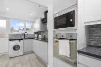 Gravesend 3 Beds by Jada Homes
