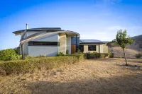 Tree Top Views - 4 Bedroom House Hotels in Rosetta