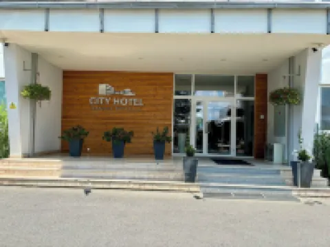 CITY酒店民宿 班斯卡－比斯特里察酒店