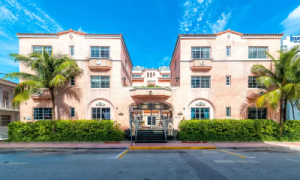 Secret Garden Hotels in Mid-Beach