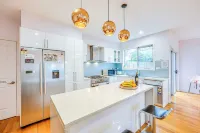 Melbourne Luxury Villa at Doncaster Hotels in Doncaster