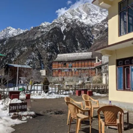 StayApart - Shruti Guest House
