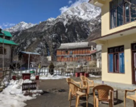 StayApart - Shruti Guest House
