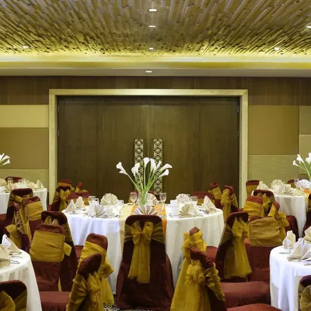 Hotel Santika Pandegiling - Surabaya