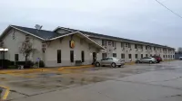 Super 8 by Wyndham Keokuk