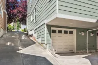 Seattle Vacation Home: Berlin Wall