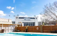 Holiday Inn NASHVILLE-VANDERBILT (DWTN) by IHG - Pools