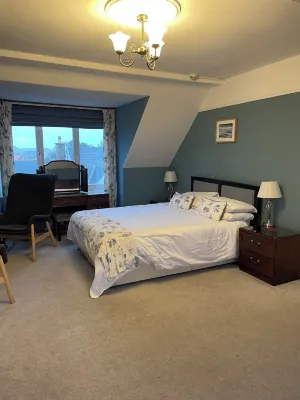 Hillcrest House Bed & Breakfast