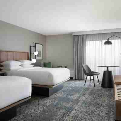 Sheraton Westport Chalet Hotel St. Louis Rooms