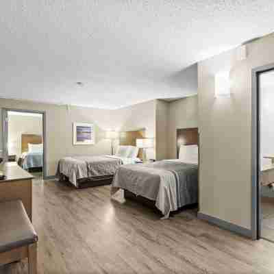 Travelodge Hotel by Wyndham Saskatoon Rooms