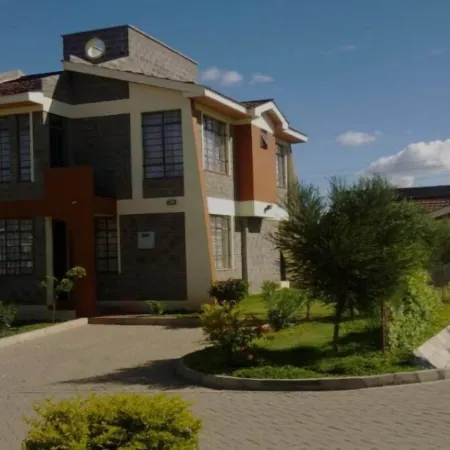 Private Home 4 Bedrooms 4.5 Bathrooms
