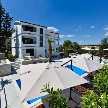 Mediterraneo Garden Apartments