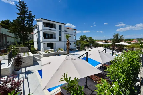 Mediterraneo Garden Apartments