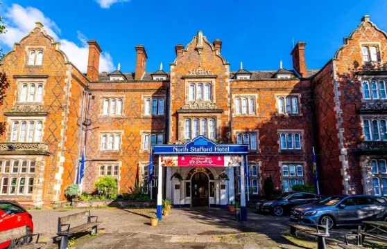 斯塔福德市中心北部酒店