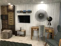 Royal Beach Hostel & Suites - 2-Star
