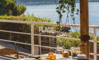 Hotel de La Plage - Mahogany