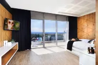 Aquaduct Hotel - balcony