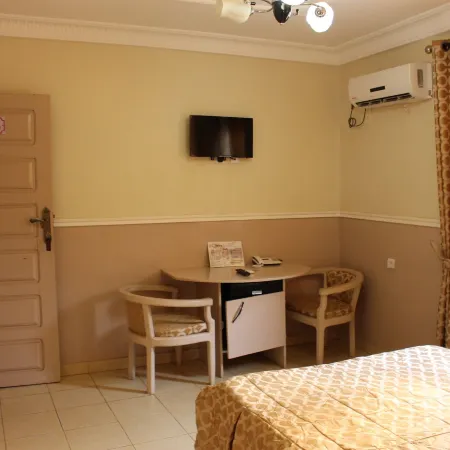 Indra Hotel