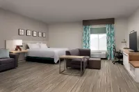 Hilton Garden Inn Knoxville West/Cedar Bluff Hotels near Home Storage Center