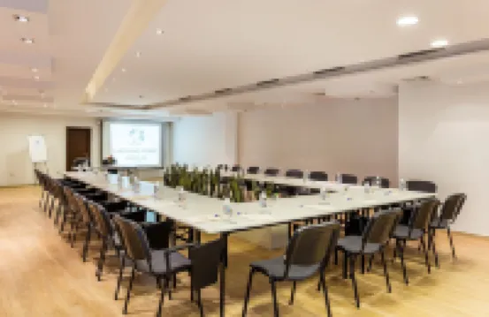 地與人温泉酒店