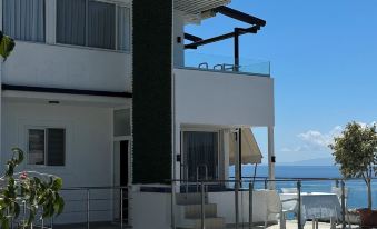 Qeparo Napolon Complex