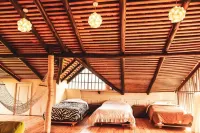 Kamaki House Hotels in 