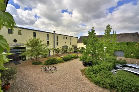 Hotel Moritz an der Elbe Отели в г. Ошац