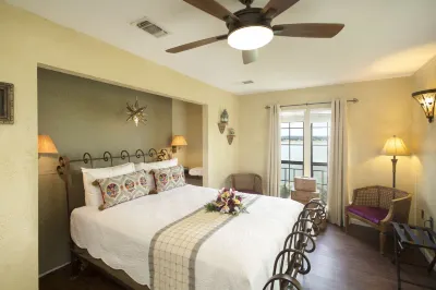 Lakehouse Bed and Breakfast